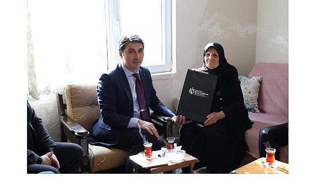 Kocaeli Büyükşehir acıları hafifletiyor