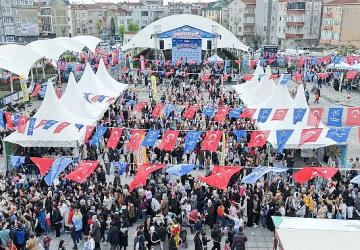 Küçükçekmece'de 23 Nisan, Gün Boyu Süren Etkinliklerle Kutlandı