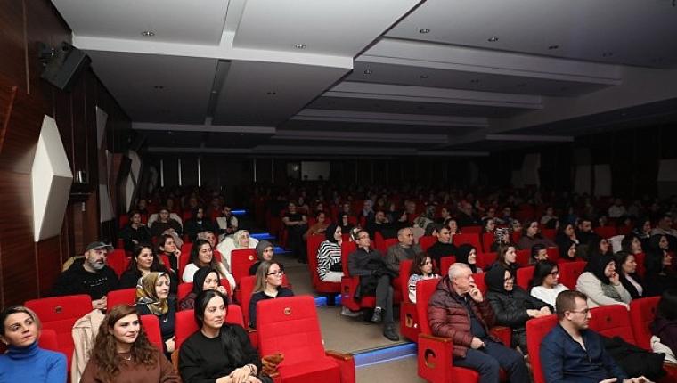 “Kadın Sığınağı" İzleyici ile Buluştu