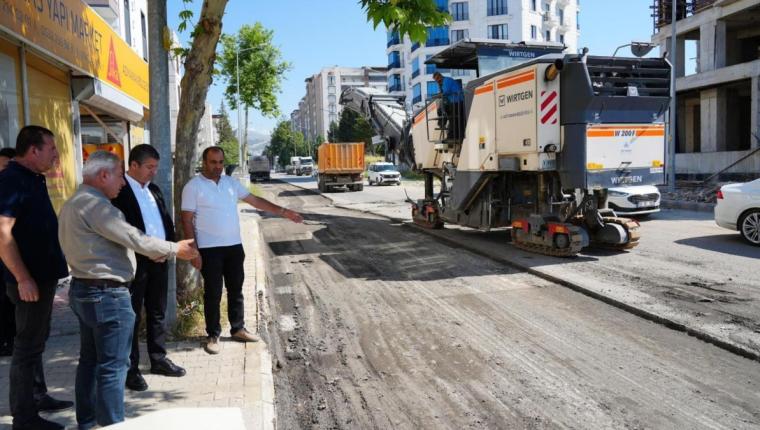 Adıyaman’da asfalt mesaisi sürüyor: Başkan Tutdere çalışmaları yerinde inceledi - Videolu Haber