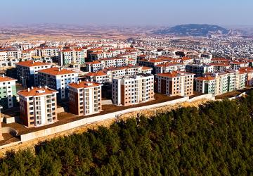 Asrın inşasında 455 bin konut tamamlandı, son anahtar teslim edildi