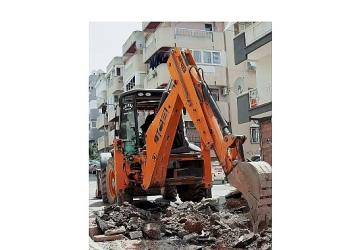 Çamlıca Sokak'ta yol yenileme ve altyapı çalışmaları hız kesmeden sürüyor