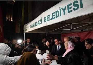 Başkan Erkan Aydın'dan Kandil Simidi İkramı