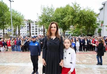 Çocuk dostu kent Karşıyaka'da 23 Nisan coşkusu