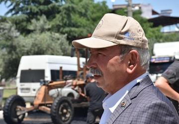 Koşuyolu Caddemizde asfalt yama çalışmalarımıza başladık.