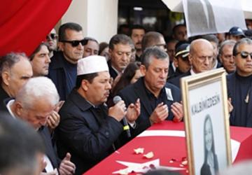 Manisa'nın ilk kadın belediye başkanı Gülşah Durbay son yolculuğuna uğurlanıyor