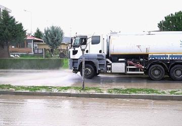 Aliağa Belediyesi Yağmur Sonrası Sahada