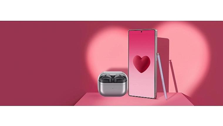 Samsung'dan sevgilinin tarzına tarz katacak hediye önerileri