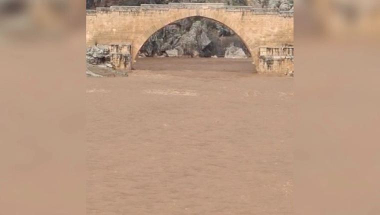 Adıyaman’da yağışlarla birlikte Cendere Çayı’nın seviyesi yükseldi - Videolu Haber