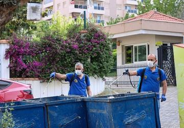 Buca Belediyesi'nden halk sağlığı için yoğun ilaçlama çalışması