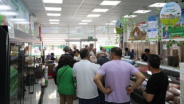 Başkan Çerçioğlu'ndan Anneler Günü'ne özel Halk Ege Et şubelerinde indirim