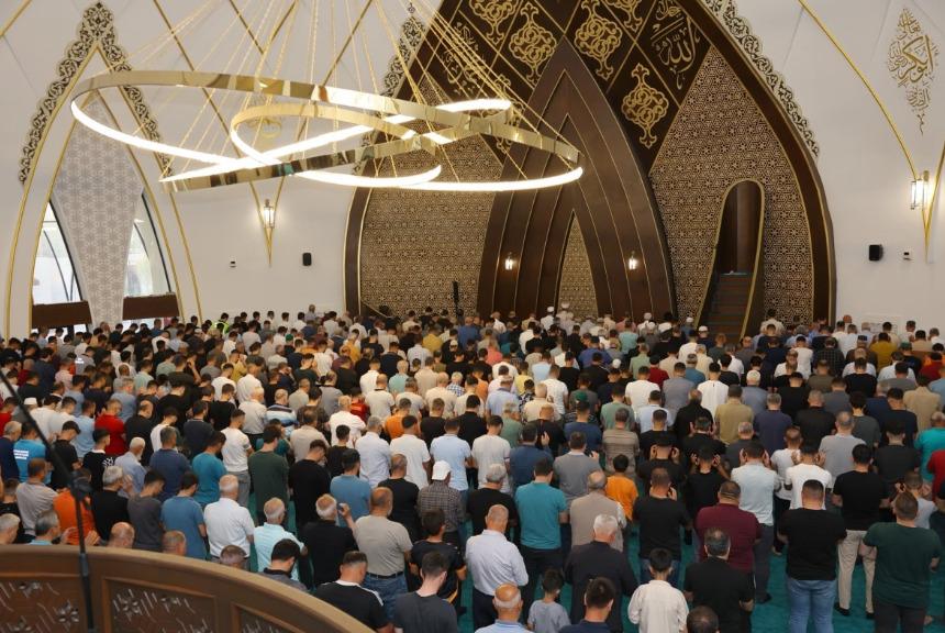 Üç aylar başladı, Regaip kandili bugün: Regaip kandili nedir? Regaip kandili nasıl idrak edilir?