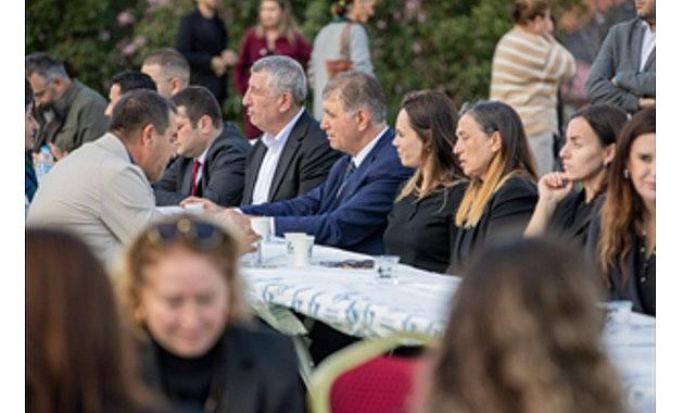 Başkan Tugay, Onur Günay'ın hayır yemeğine katıldı