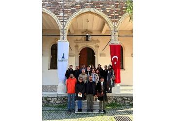 Gazeteciler İzmir'in kalbinde buluştu: Bir Arada Yaşam'ın izlerini takip etti!