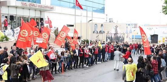 Çiğli'de 1 Mayıs Coşkusu: Başkan Yıldız Emekçilerle Omuz Omuza