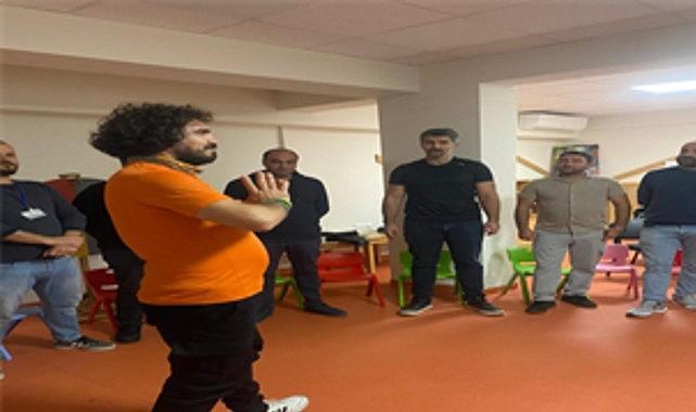 İzmirli babalar “yeni nesil babalığı" öğreniyor