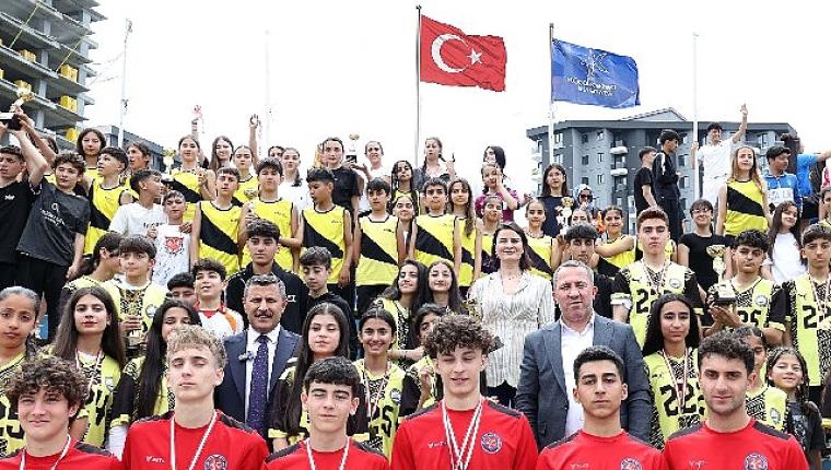 Küçükçekmece'de 19 Mayıs Gençlik Koşusu düzenlendi