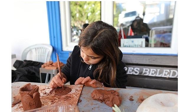 Menderes'te Coşkulu Yılbaşı Pazarı