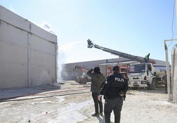 Başkan Hatice Gençay Yangın Sürecini Ekiplerle Birlikte Sahada Takip Etti