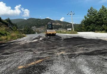 Büyükşehir ekiplerinden yol mesaisi