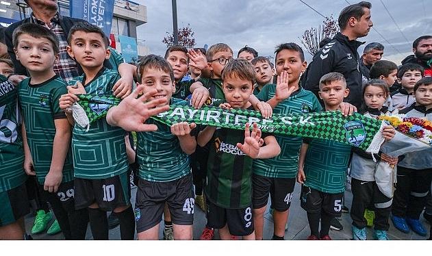 Başkan Büyükakın: "Gençler için ne gerekiyorsa yapmaya devam edeceğiz"