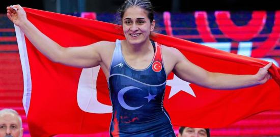 Avrupa Güreş Şampiyonası’nda kadın milli sporculardan 2 altın, 2 bronz madalya