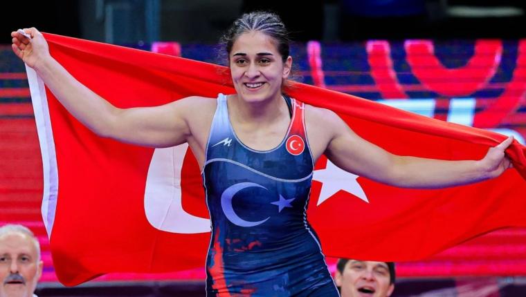 Avrupa Güreş Şampiyonası’nda kadın milli sporculardan 2 altın, 2 bronz madalya Avrupa Güreş Şampiyonası’nda kadın milli sporculardan 2 altın, 2 bronz madalya