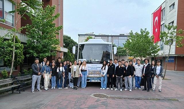 Bayrampaşalı öğrenciler Dolmabahçe Sarayı'nda tarihle buluşuyor
