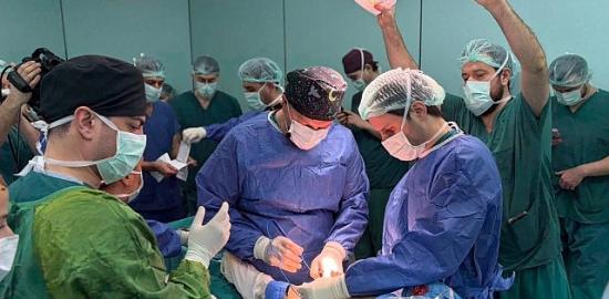 Menisküs Cerrahisinde Türkiye'de Bir İlk, DEÜ'de Gerçekleşti!