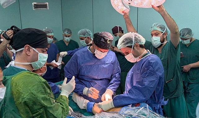Menisküs Cerrahisinde Türkiye'de Bir İlk, DEÜ'de Gerçekleşti!