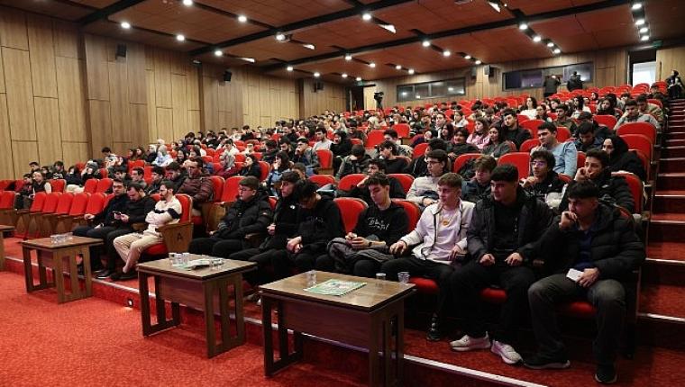 Bağcılar'da iş arayanlar ile iş verenler “Kariyer Buluşmaları"nda bir araya geldi