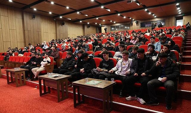 Bağcılar'da iş arayanlar ile iş verenler “Kariyer Buluşmaları"nda bir araya geldi