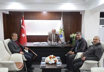 Halk Günü'ne Yoğun İlgi: Başkan Yıldız Vatandaşlarla Tek Tek İlgilendi