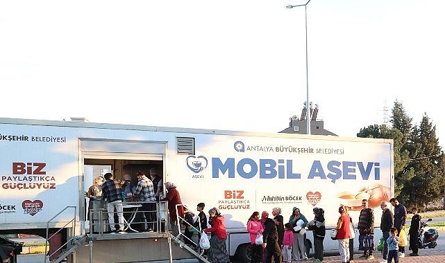 Büyükşehir'in geleneksel iftar ikramı sürüyor