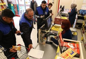 Çiğli Belediyesi Zabıtasından Ramazan'da Sıkı Denetim