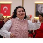 Buca Belediyesi'nden engel tanımayan yeni yıl kutlaması