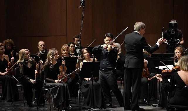 İstanbul Devlet Senfoni Orkestrası Aralık ayının ilk konserinde keman virtüözü Robert Lakatos'u ağırladı