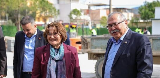 Başkan Hatice Gençay ve Milletvekili Bülbül, Özel Çocuklar Oyun Evini Ziyaret Etti