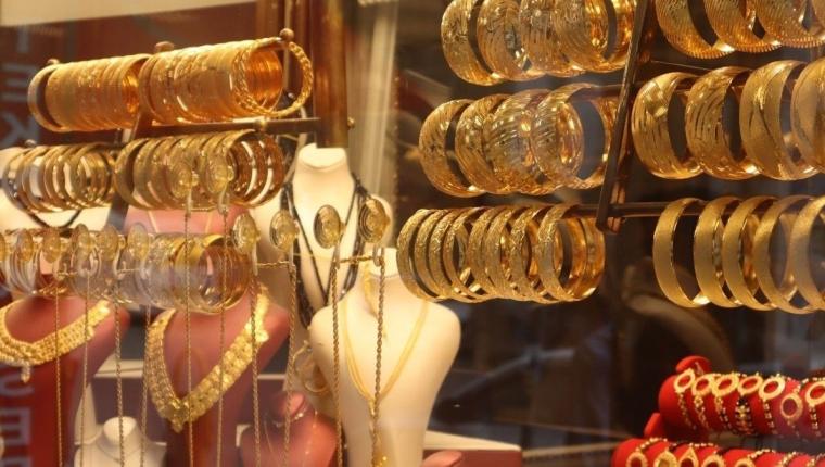 Orta Doğu karıştı, altın fiyatları zirve yaptı! Gram altın 8 bin TL'yi aştı!