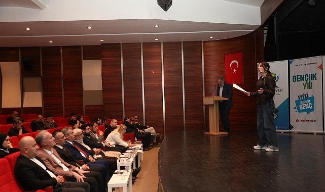 İnegöl'de Lise Öğrencileri Hitabet Yeteneğini Konuşturdu