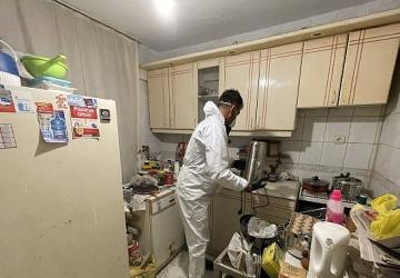 Konak'ta çöp eve geçit verilmedi: 10 ton atık çıkarıldı