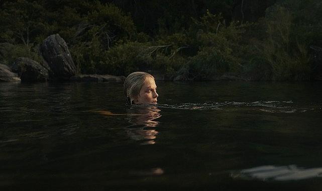 Netflix, Başrollerinde Charlize Theron ve Taron Egerton'ı Buluşturan Yeni Filmi "APEX"in Tanıtım Fragmanını Paylaştı