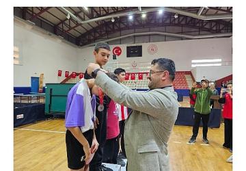 Gölcük'te Atatürk Haftası Masa Tenisi Turnuvası Sona Erdi