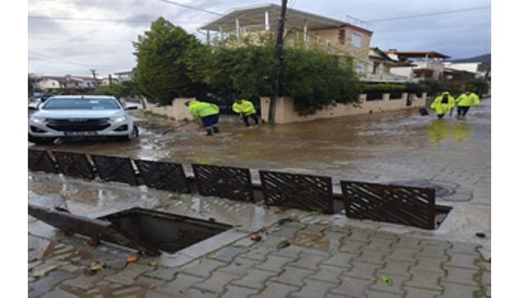 İzmir'de ekipler 24 saat görevde