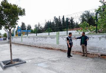 Büyükşehir'den Mevlana Caddesi ve 100. Yıl Bulvarı arasında kaldırım ve peyzaj çalışması