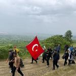 İnegöl'de Doğa Severler 19 Mayıs Ve Gençlik Haftası İçin Yürüdü
