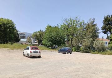 Armutlu Ortaokulu Otopark Oldu, Veliler Tepkili!