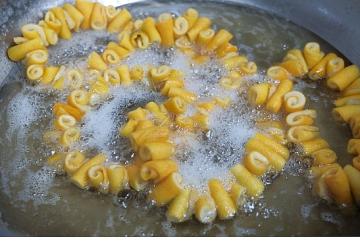 Başkan Vekili Özdemir topladı kadınlar üretti