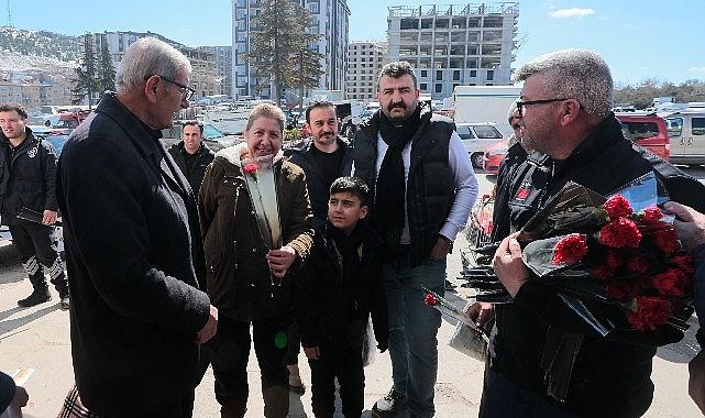 Nevşehir Belediyesi, Kadınlar Günü'nde 5 bin çiçek dağıttı