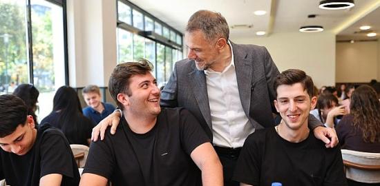 Akın'dan YKS öncesi öğrencilere moral kahvaltısı